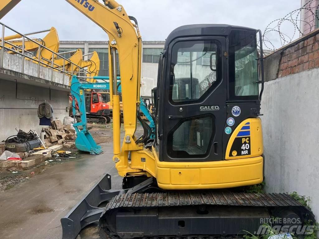 Komatsu PC 40 MR-2 حفارات زحافة