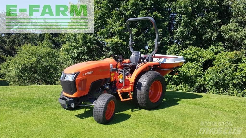 Kubota l1-382 turf الجرارات