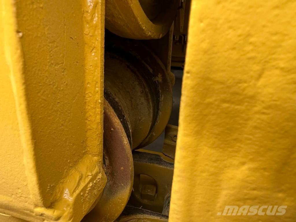 CAT D6H XL بلدوزرات مجنزرة