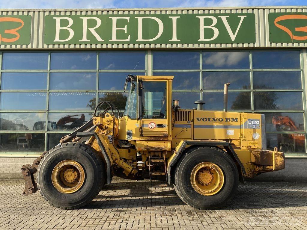 Volvo BM L 120 B لوادر بعجل