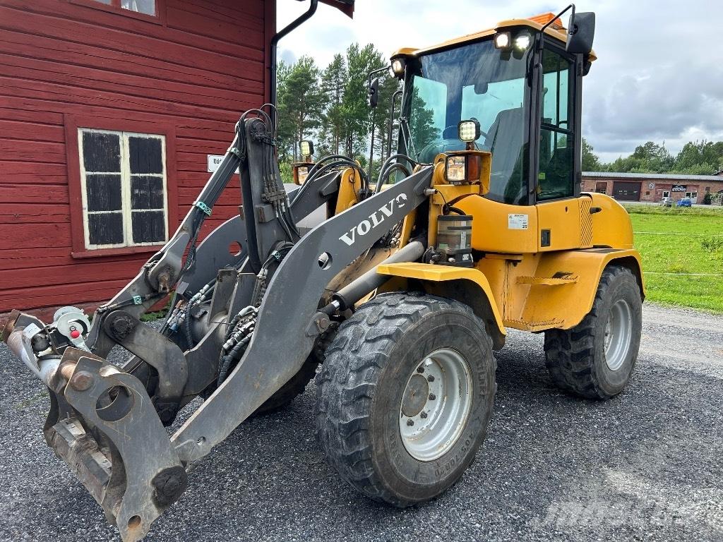Volvo L 35 B لوادر بعجل