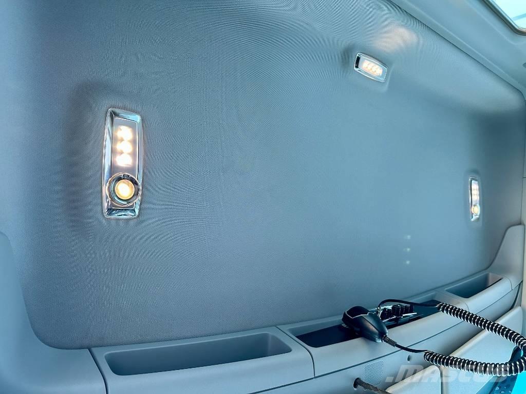 Kenworth T880 وحدات الجر