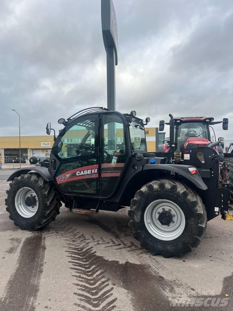 Case IH Farmlift 742 مناولات متداخلة