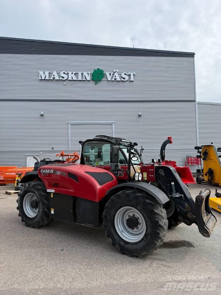 Case IH Farmlift 742 مناولات متداخلة