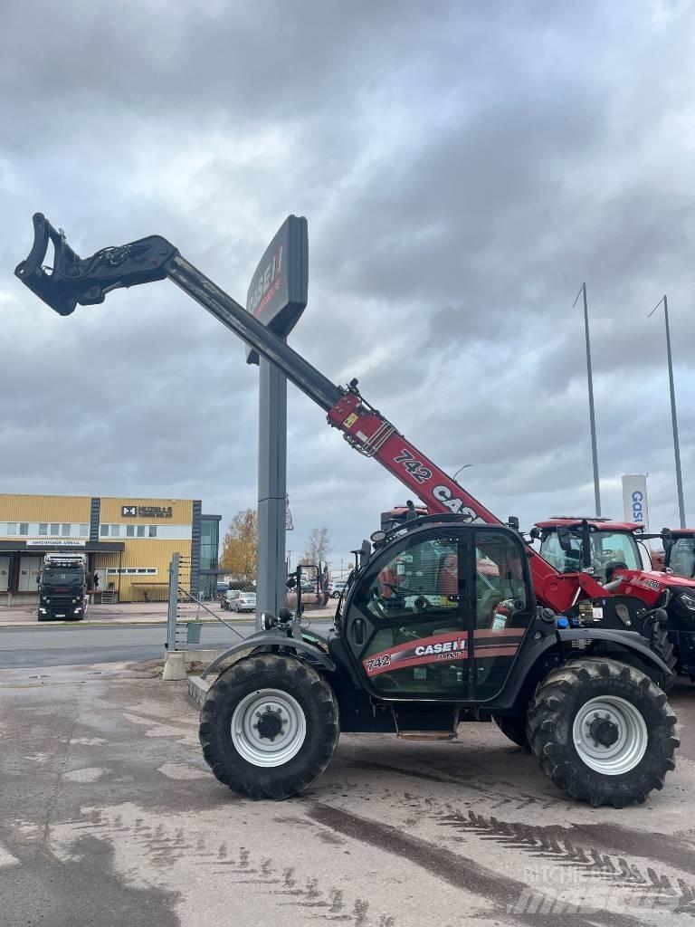 Case IH Farmlift 742 مناولات متداخلة