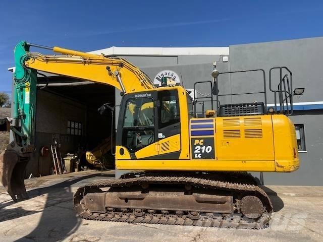 Komatsu PC 210 LC-11 حفارات زحافة