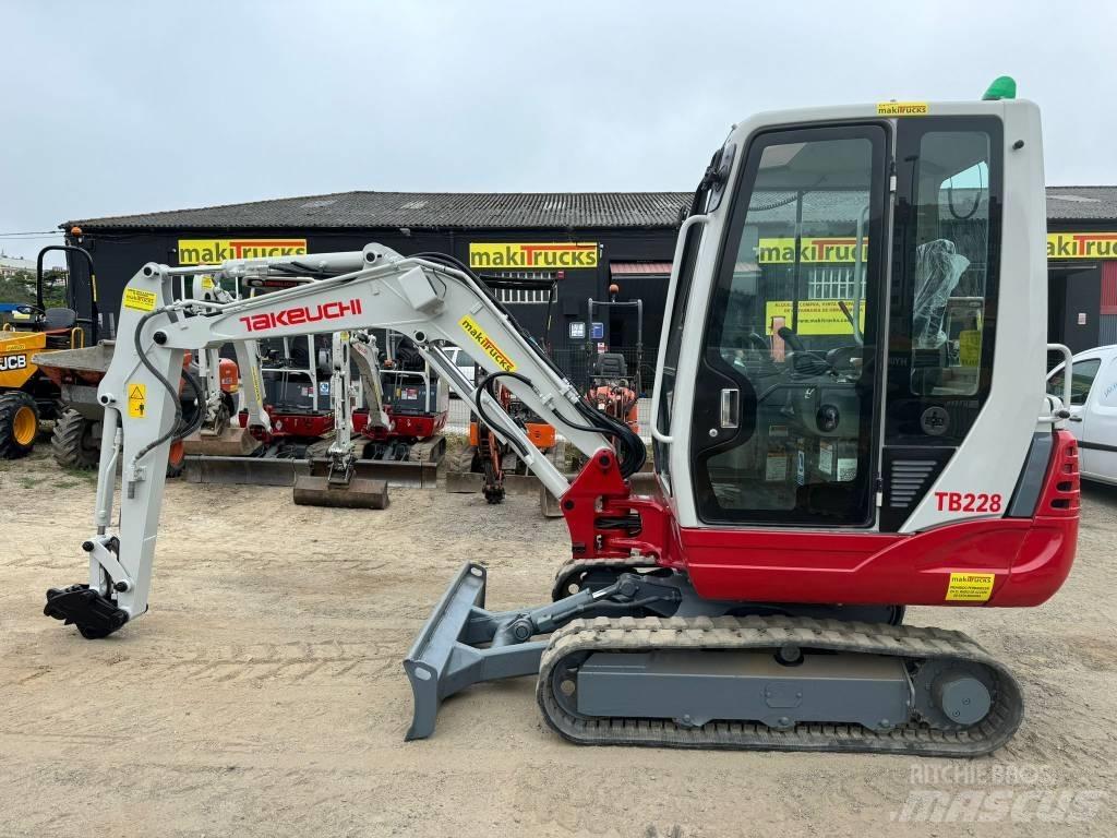 Takeuchi TB228 حفارات صغيرة أقل من 7 طن (حفارات صغيرة)