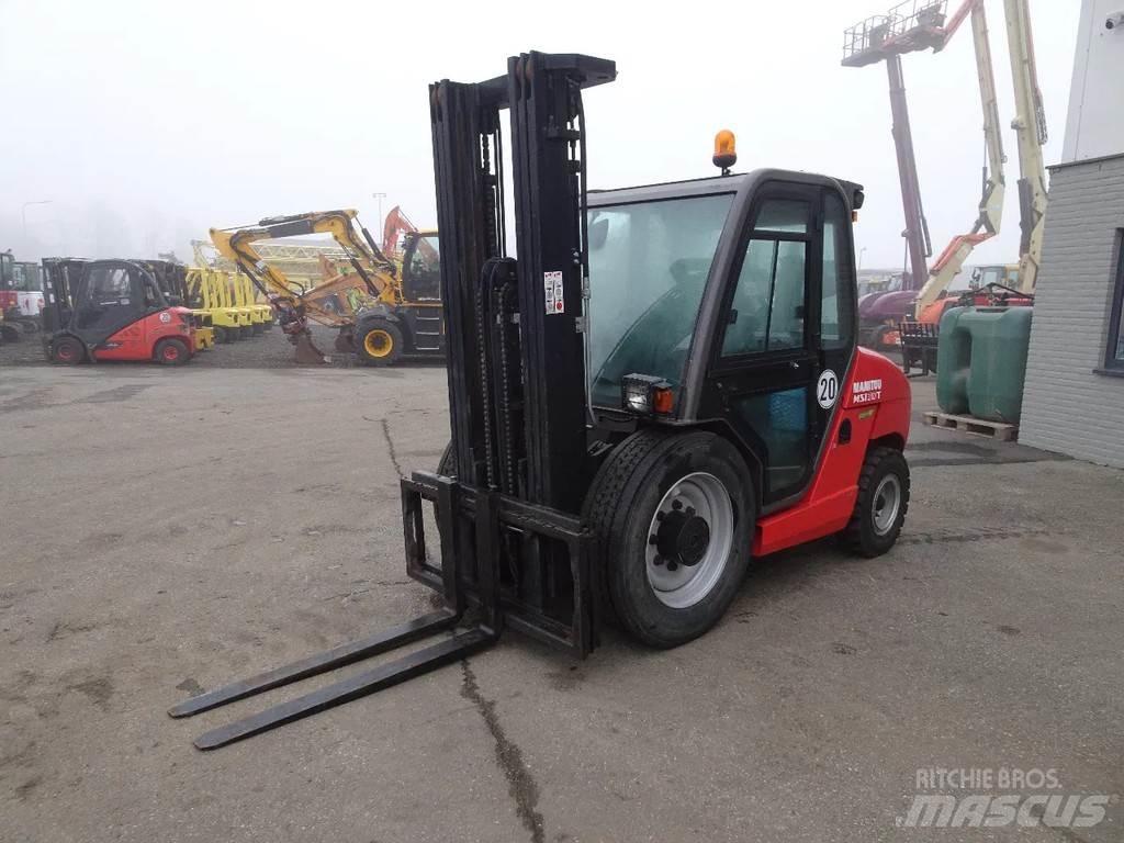 Manitou MSI MSI30T شاحنات الطرق الوعرة