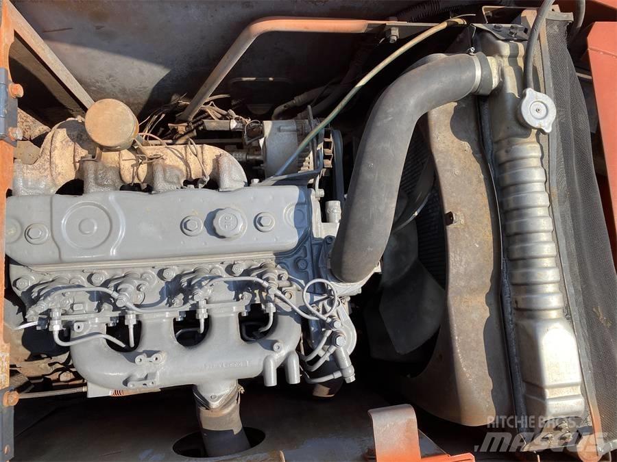 Hitachi EX 100 G-3 حفارات زحافة