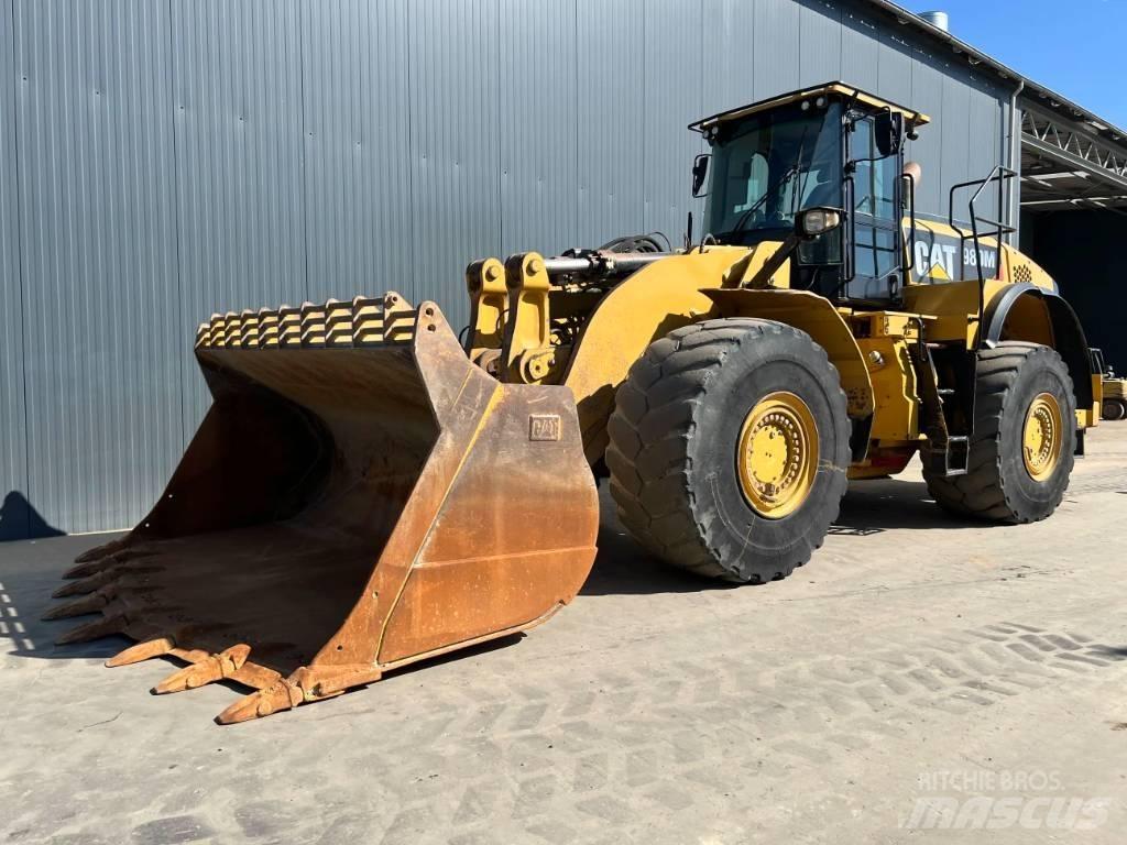 CAT 980M لوادر بعجل