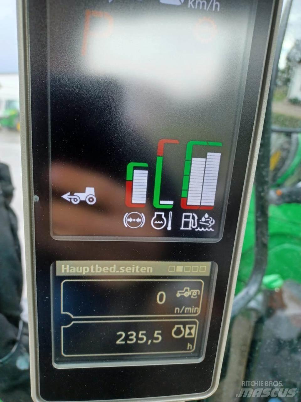 John Deere 6110M الجرارات