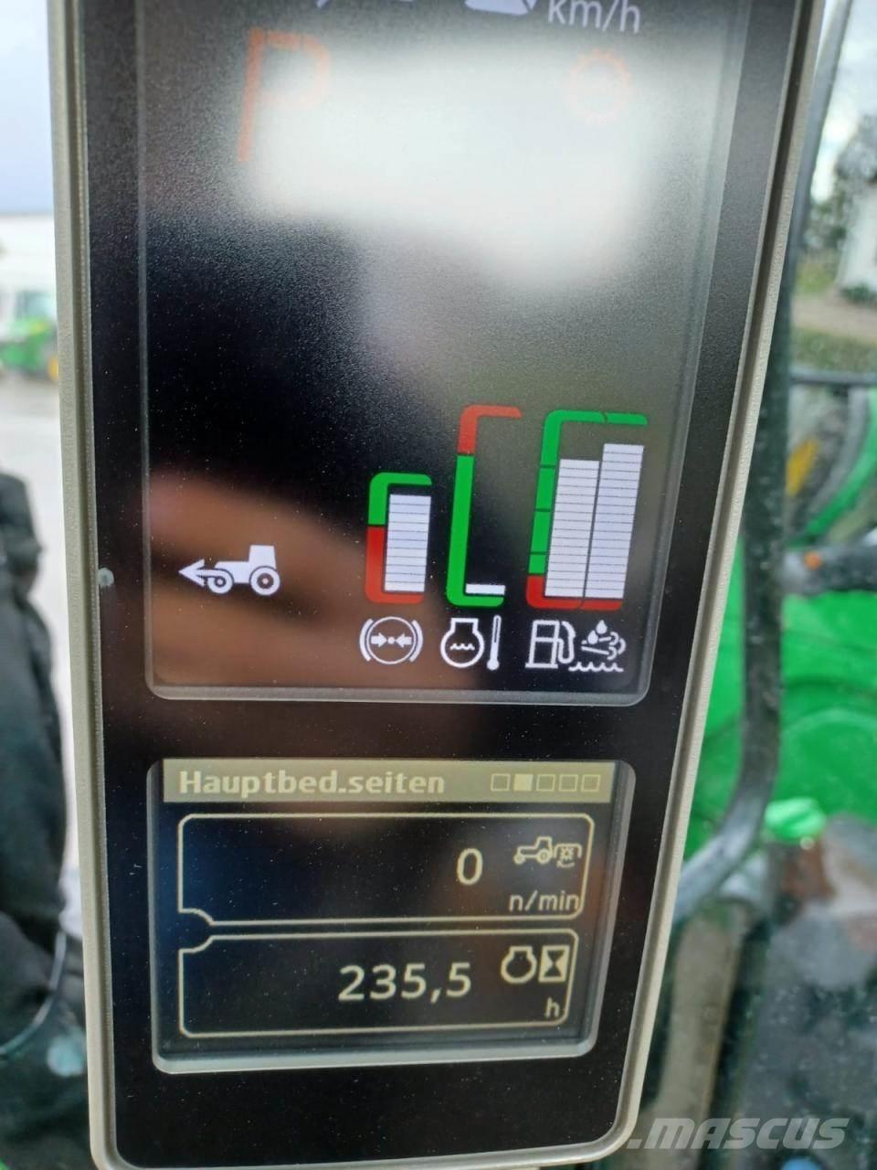 John Deere 6110M الجرارات