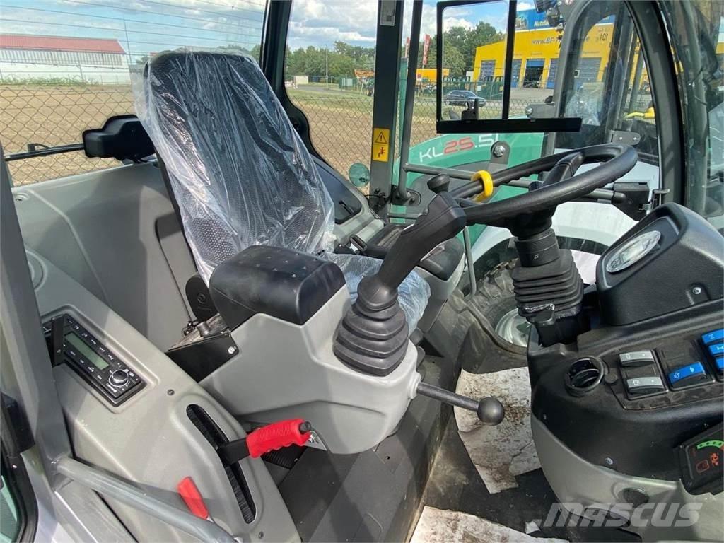 Kramer KL30.8T معدات مناولة لأغراض الزراعة