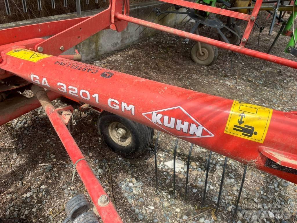 Kuhn GA 3201 G M مكابس وميبسات التبن
