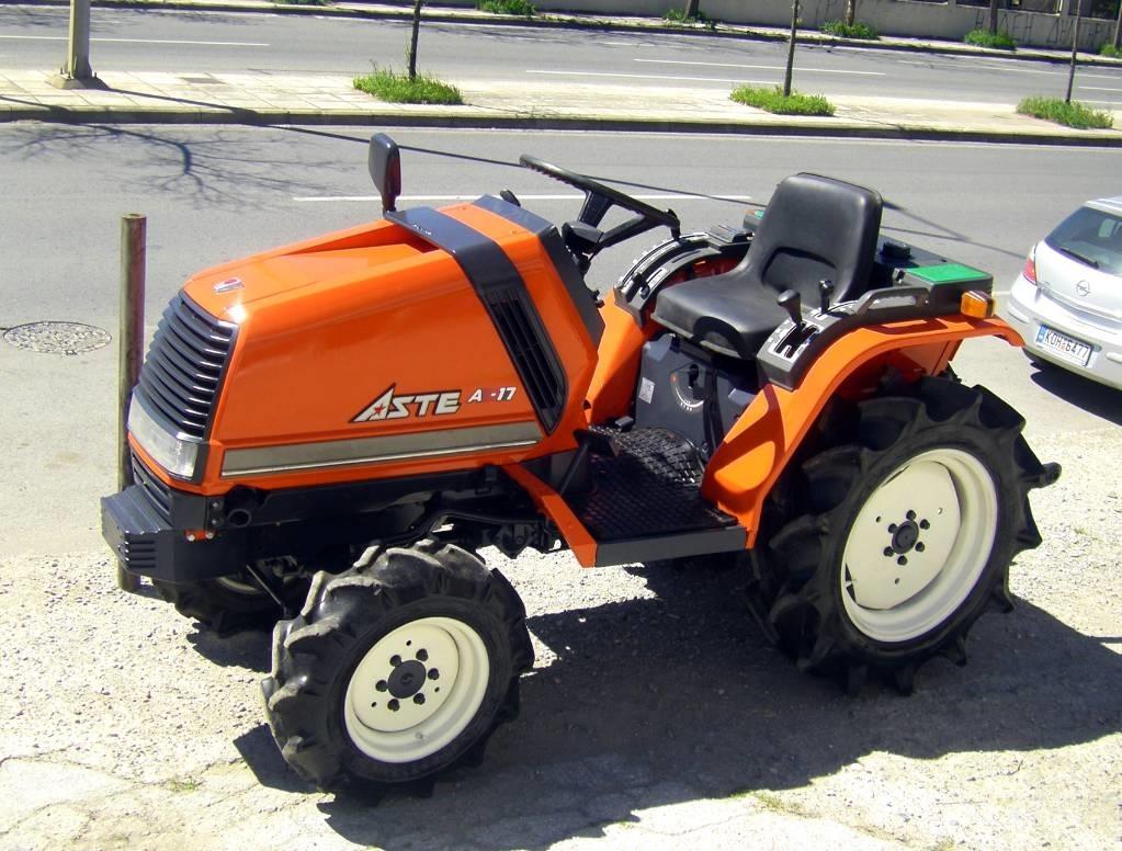 Kubota ASTE A-17 4wd الجرارات
