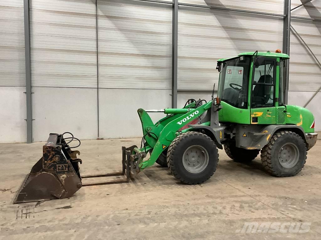 Volvo L 30 B-Z/X لوادر بعجل