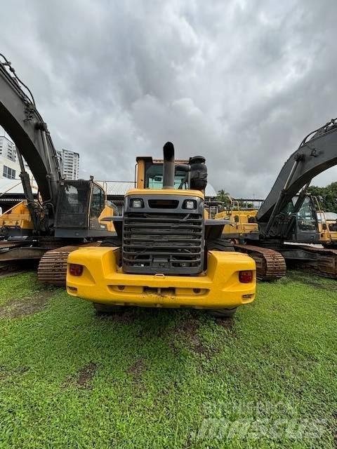 Volvo L 90 F لوادر بعجل