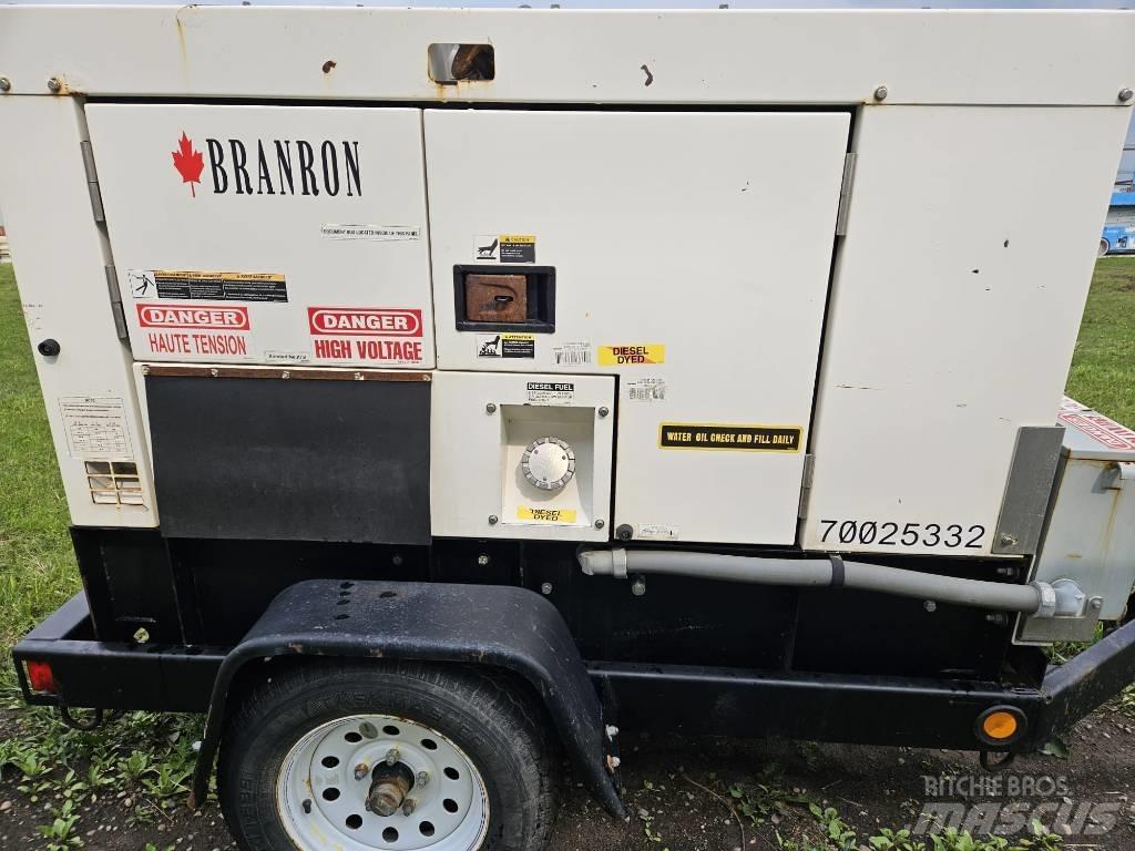 MultiQuip DCA 25 KVA مولدات ديزل
