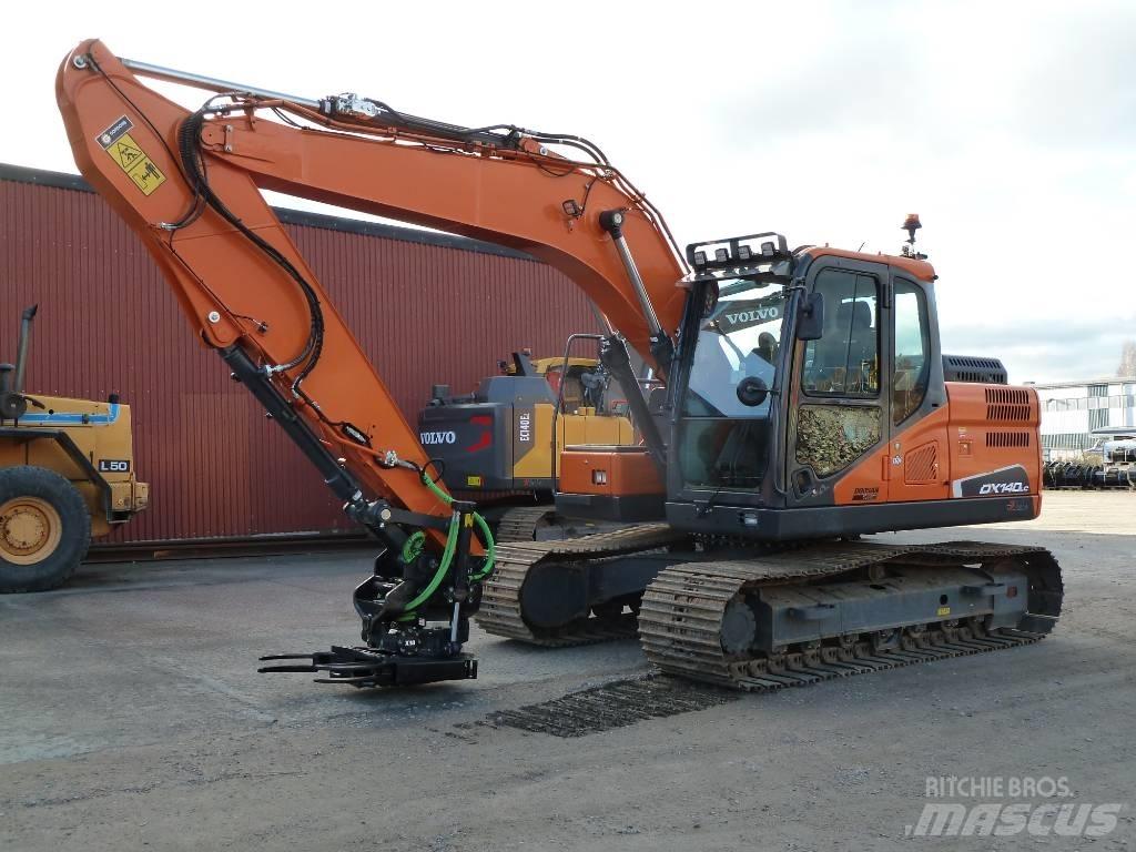 Doosan DX140LC-5 حفارات زحافة