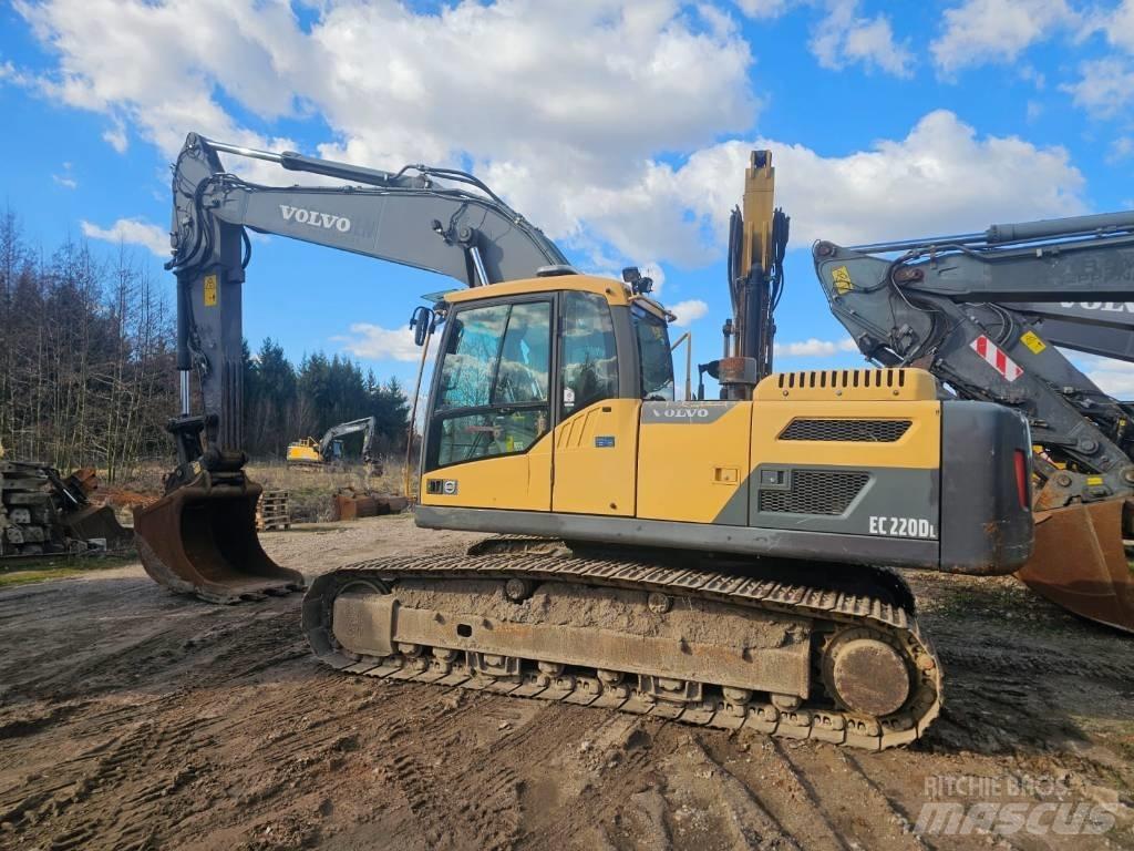 Volvo EC 220 DL حفارات زحافة