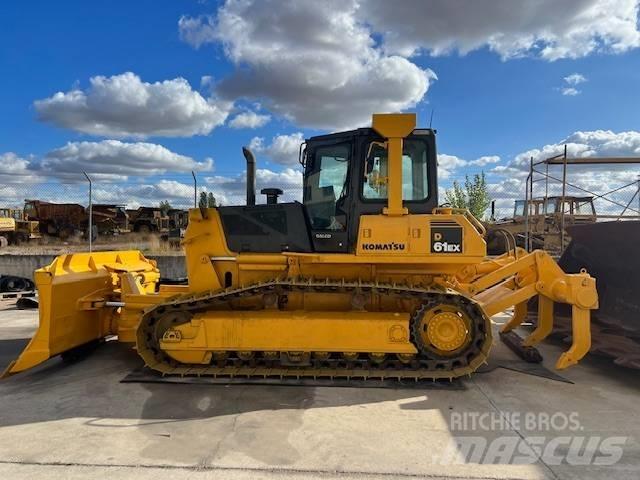 Komatsu D 61 EX-15 بلدوزرات مجنزرة