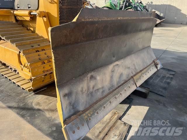 Komatsu D 61 EX-15 بلدوزرات مجنزرة
