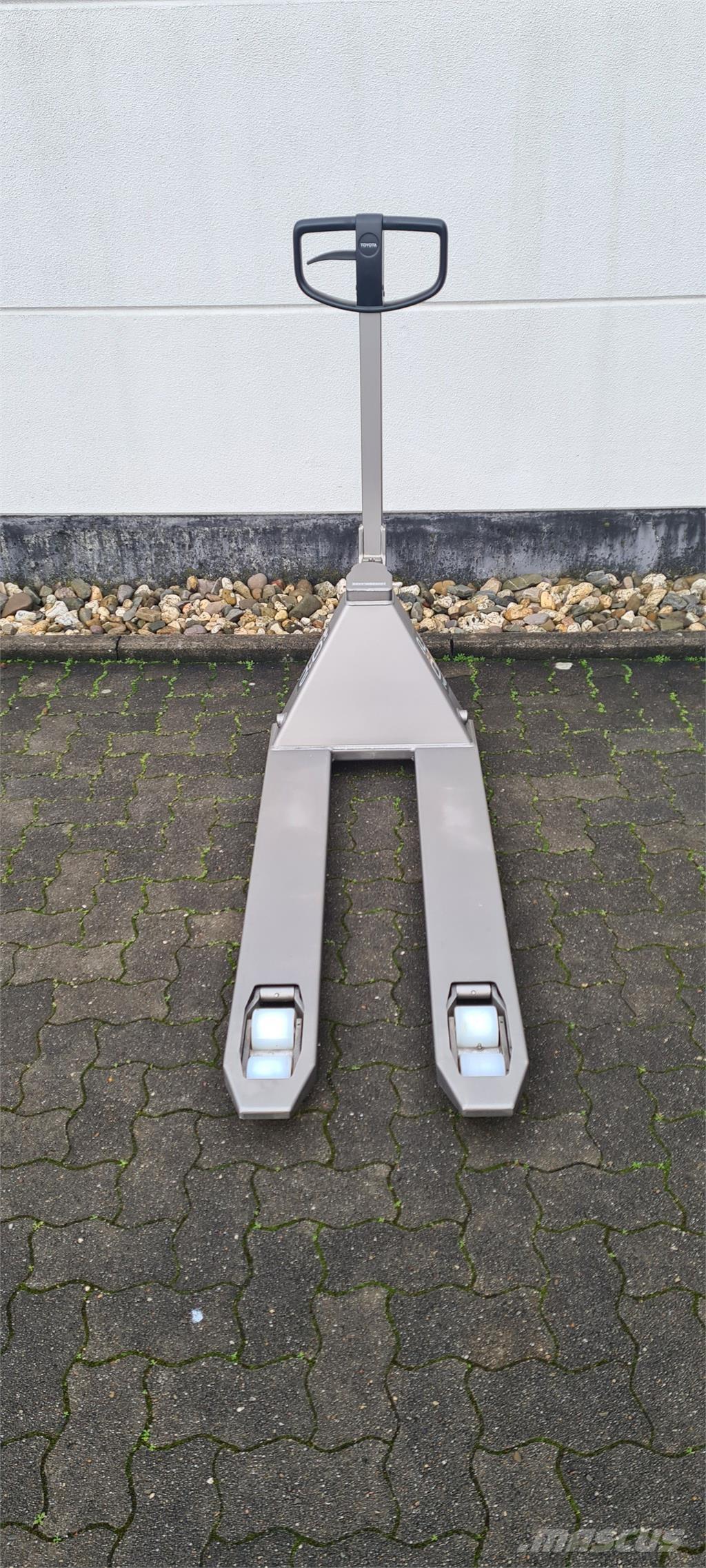 BT LHM 200ST شاحنة يدوية بمنصة نقالة