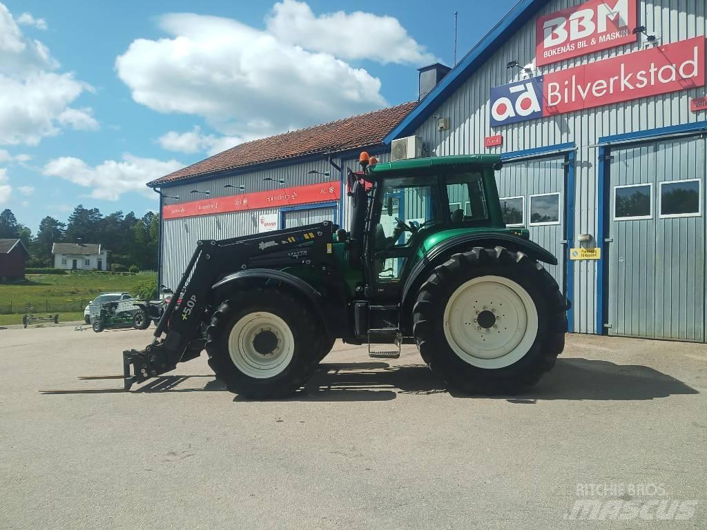 Valtra T 160 الجرارات