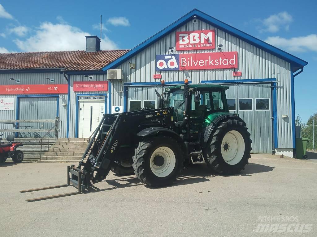 Valtra T 160 الجرارات