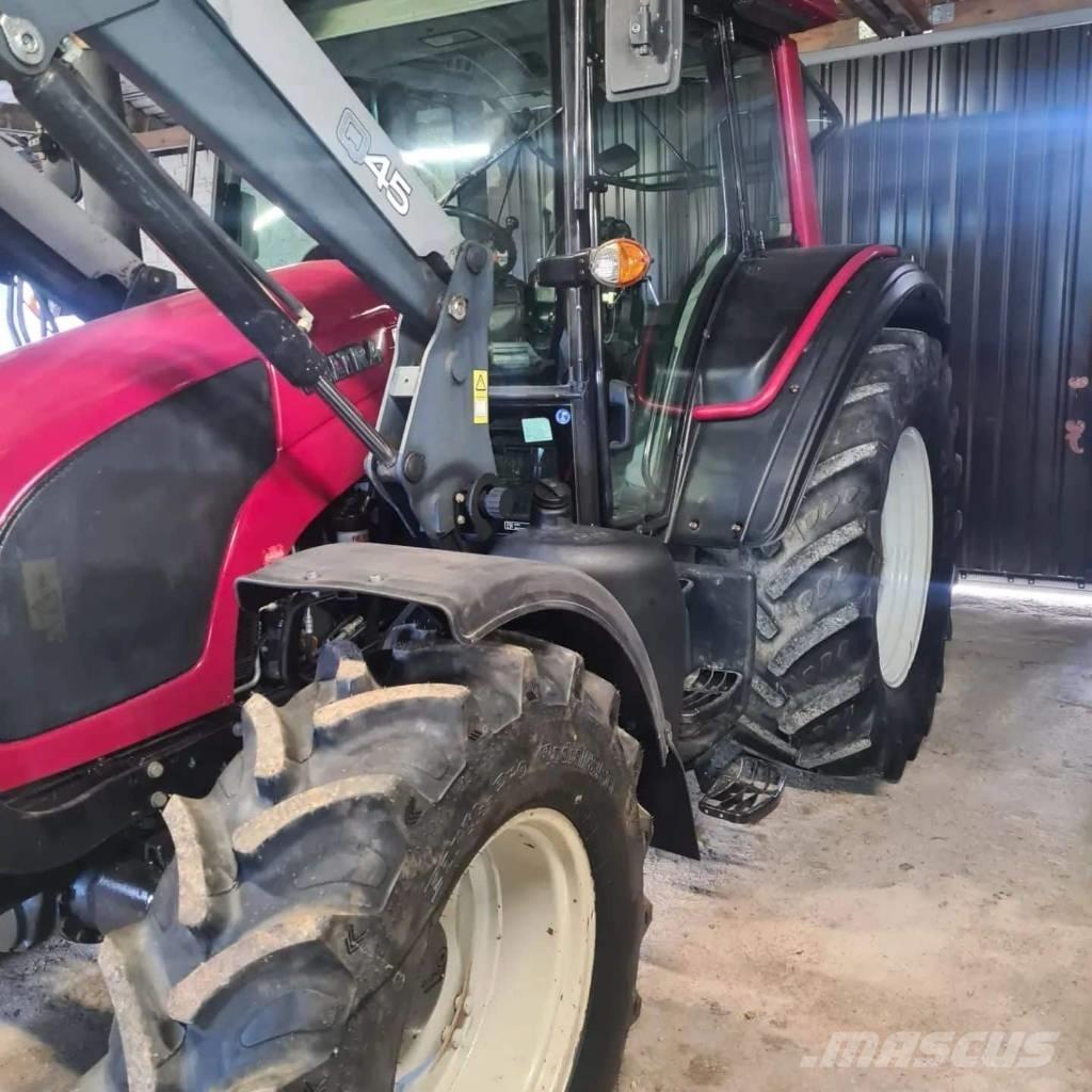 Valtra T 174 الجرارات