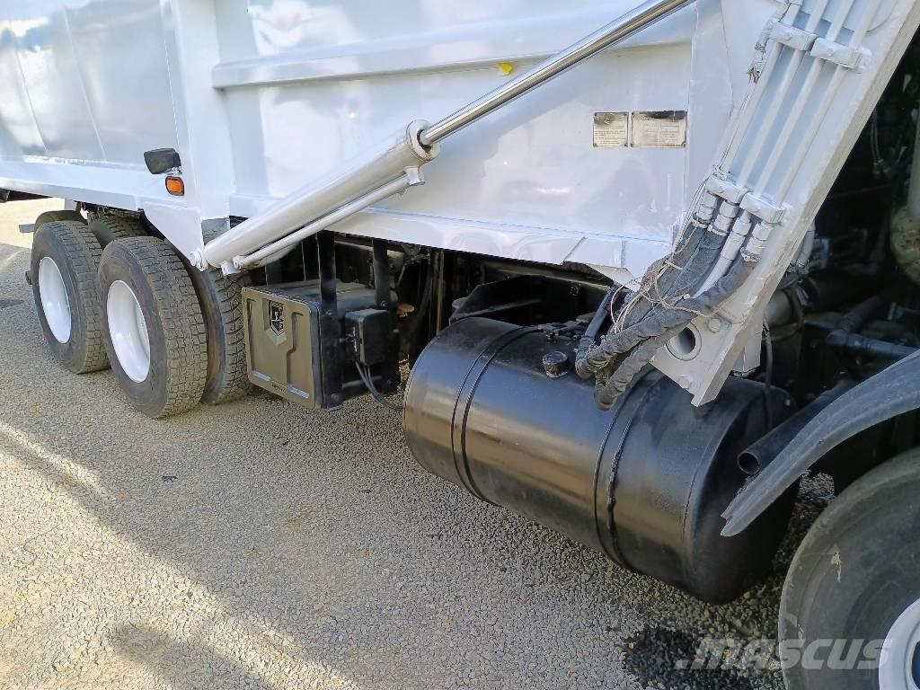 Mack LEU شاحنات المخلفات