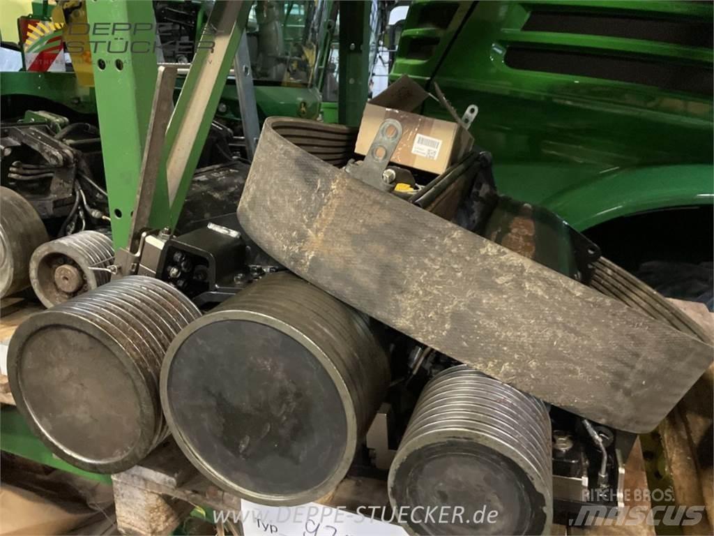 John Deere 9700i حصادات الأعلاف
