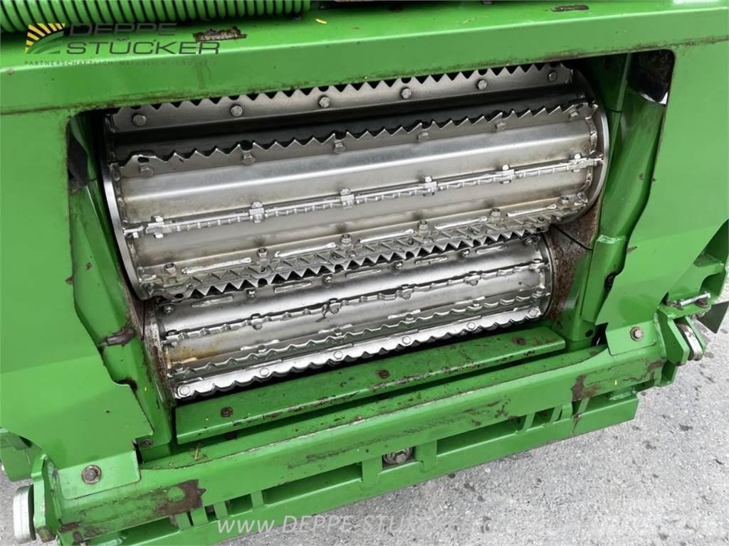 John Deere 9700i حصادات الأعلاف