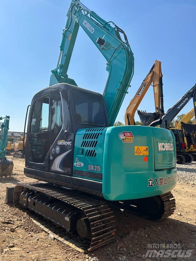 Kobelco SK 75 حفارات صغيرة أقل من 7 طن (حفارات صغيرة)