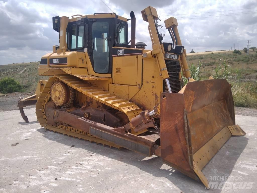 CAT D6 R XL بلدوزرات مجنزرة