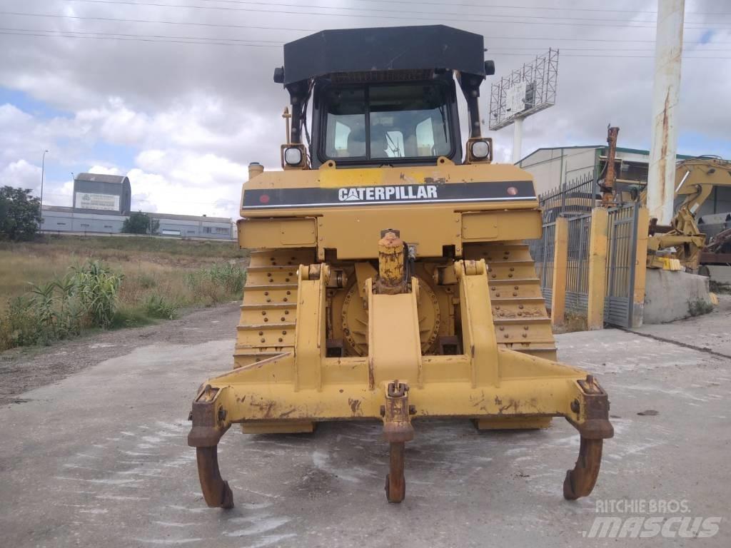 CAT D6 R XL بلدوزرات مجنزرة