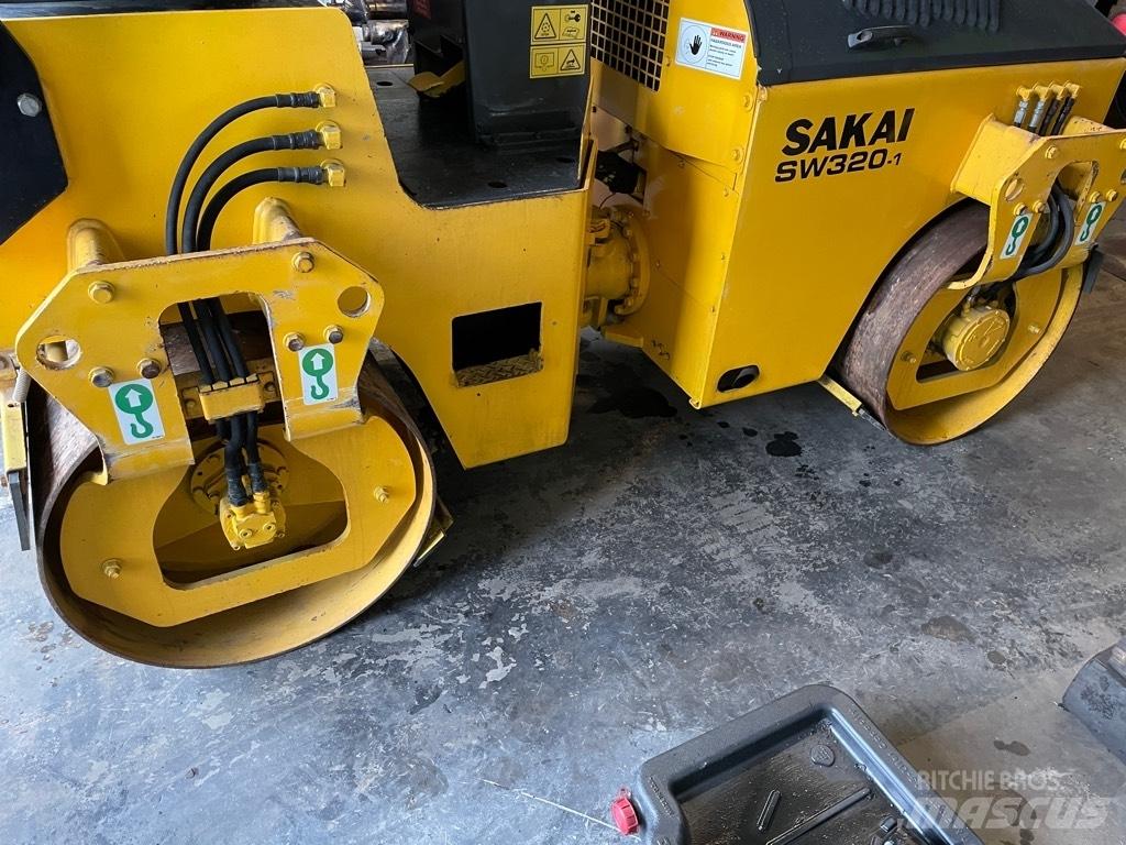 Sakai SW 320-1 مداحل ثنائية الاسطوانة