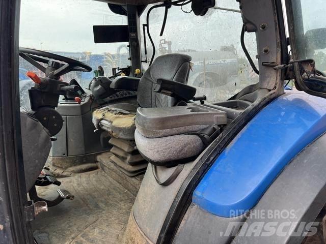 New Holland T6030 الجرارات