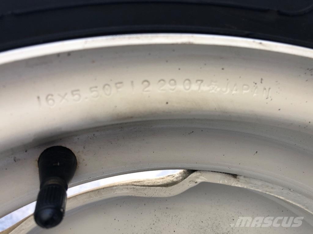 Bridgestone AS 7-16 جرارات مدمجة