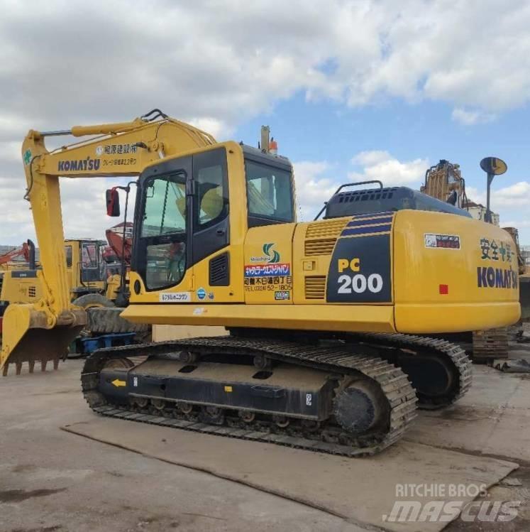 Komatsu pc200-8 حفارات زحافة