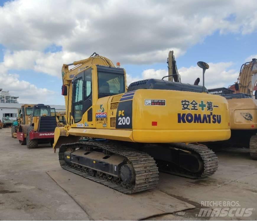 Komatsu pc200-8 حفارات زحافة