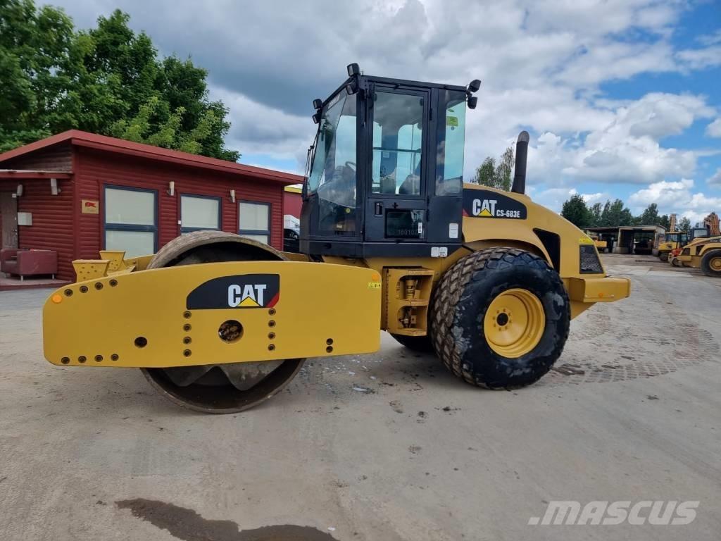 CAT CS 683 E مداحل أحادية الأسطوانة