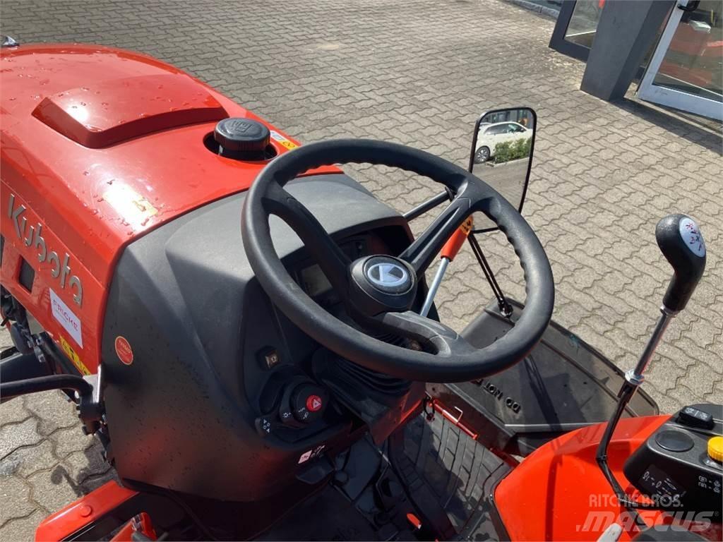 Kubota LX 351 جرارات مدمجة