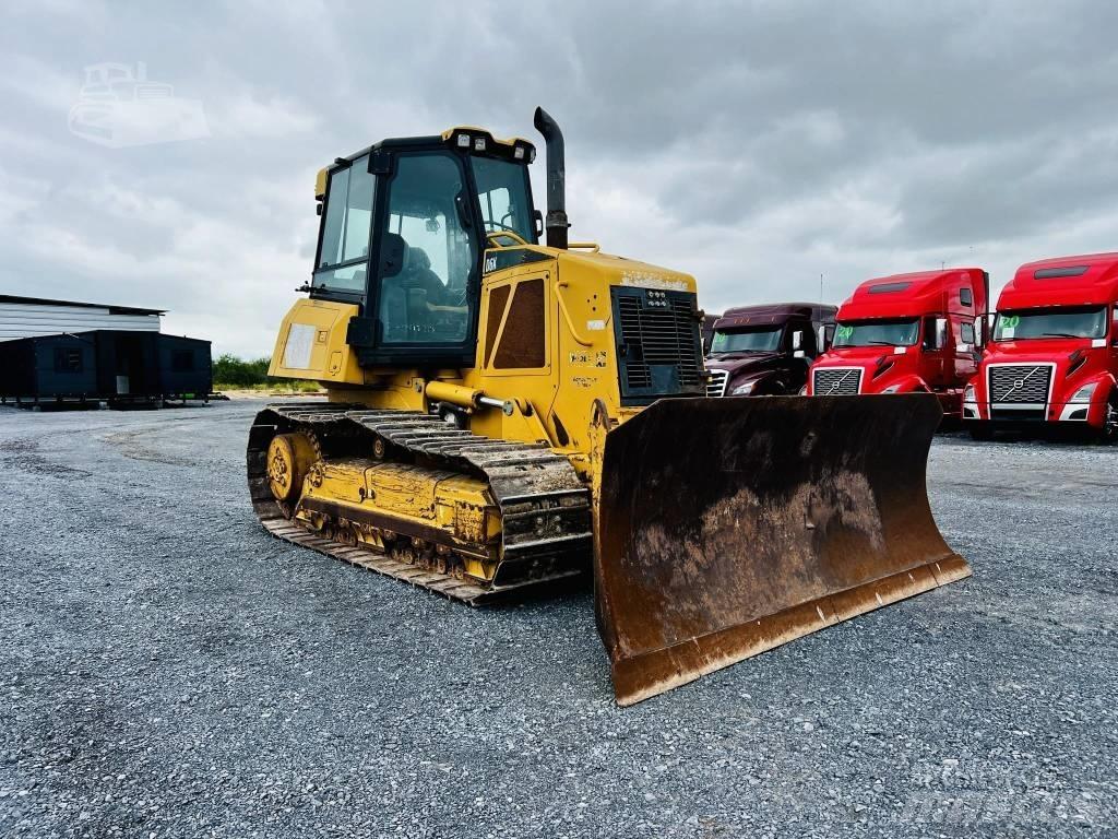 CAT D 6 K XL بلدوزرات مجنزرة