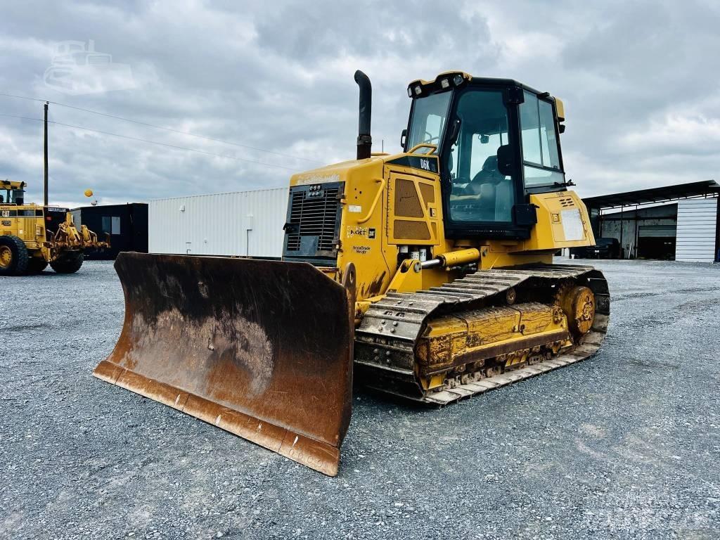CAT D 6 K XL بلدوزرات مجنزرة
