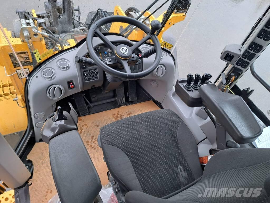 Volvo L 110 H لوادر بعجل