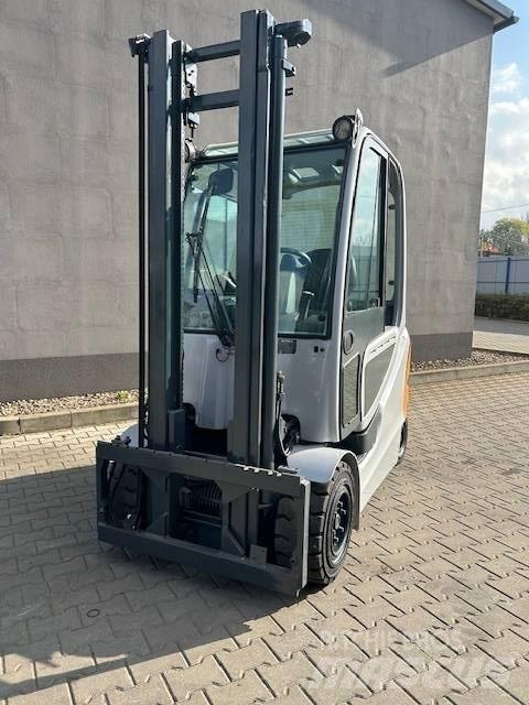 Still RX 60-30 شاحنات ذات رافعات شوكية تعمل بالكهرباء