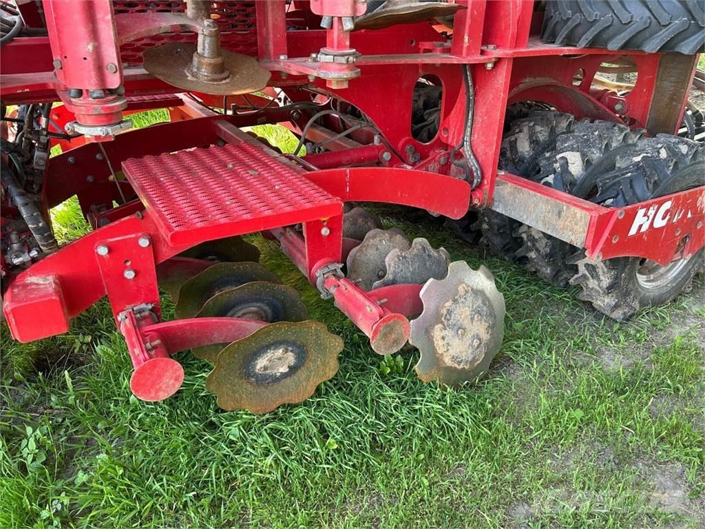 Horsch Pronto 7DC مثاقيب مدمجة