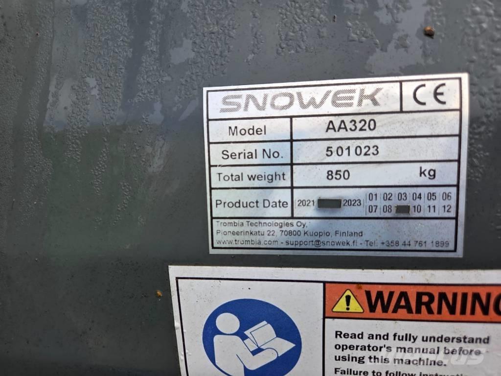 Snowek AA 320 حراثات ونصول الجليد