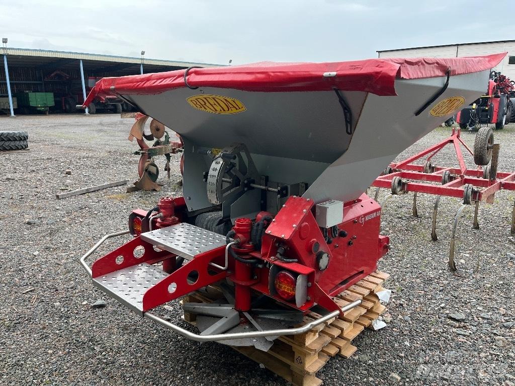 Bredal SGS 1500 معدات نشر الرمال والملح